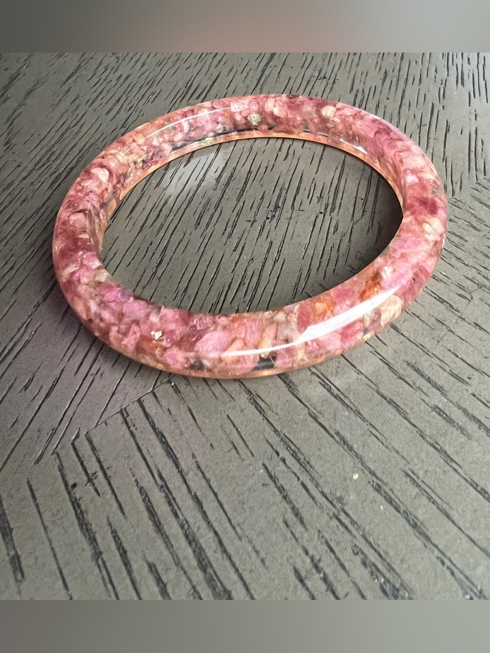 Pink tourmaline in resin hard bangle SIZE 62.1mm - Picture 9 of 10
